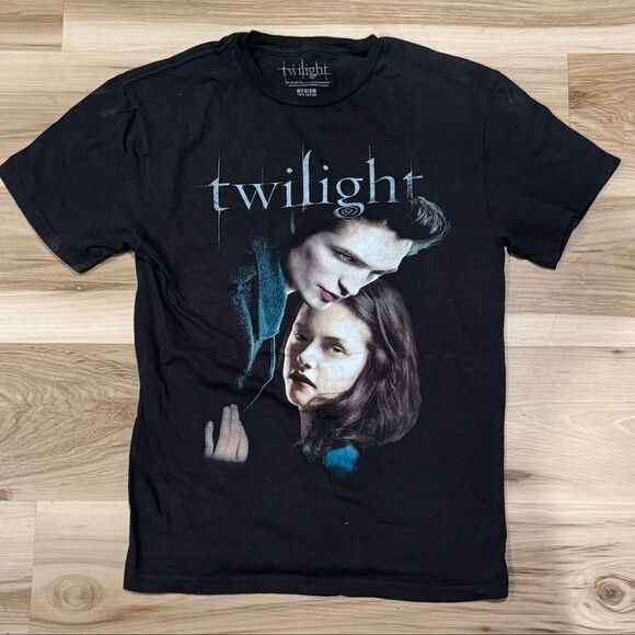 Twilight Edward Bella Short Sleeve Shirt Women’s Medium Y2K - Picture 1 of 3